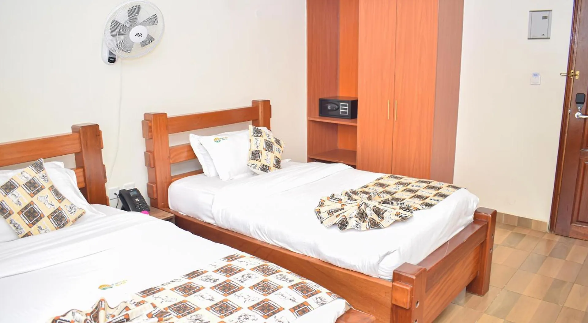 Nairobi National Park: 7 Family Hotels Compared for Your Safari Stay