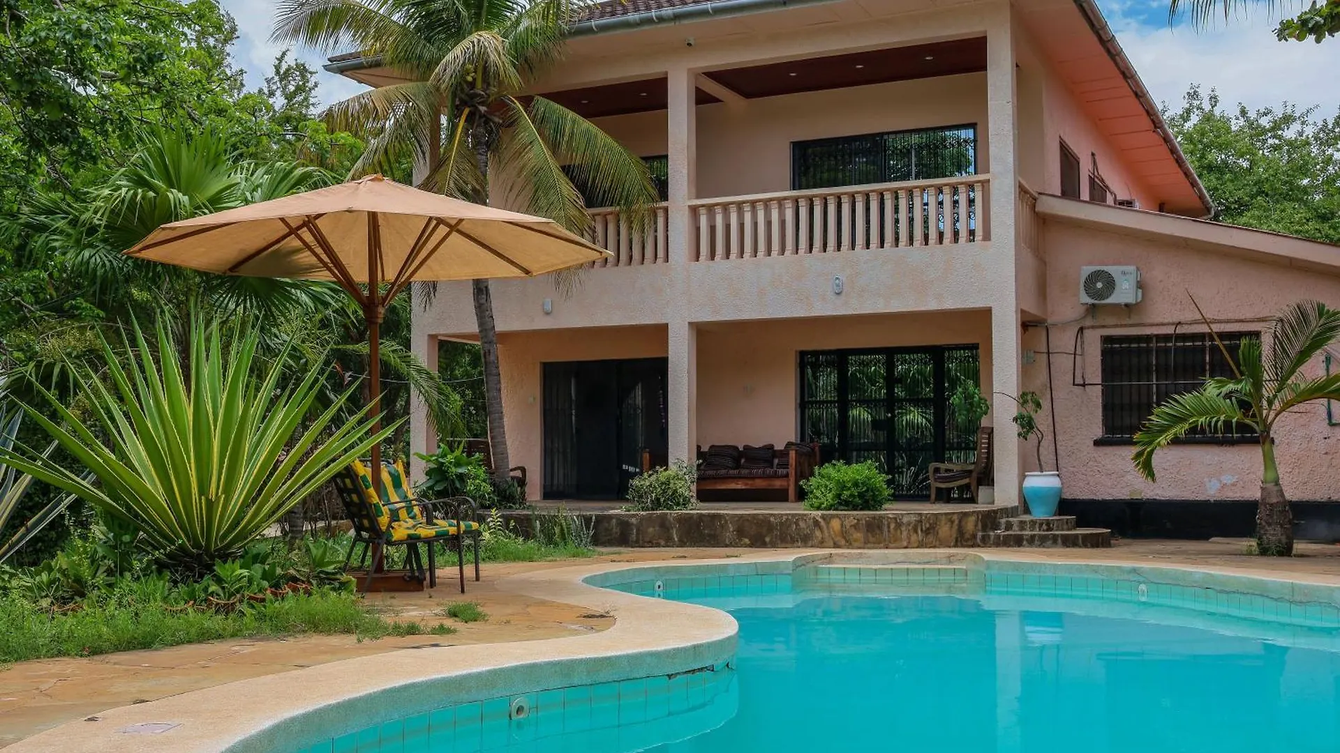 Staying on Kenya's Coast: 4 Budget Hotels Compared