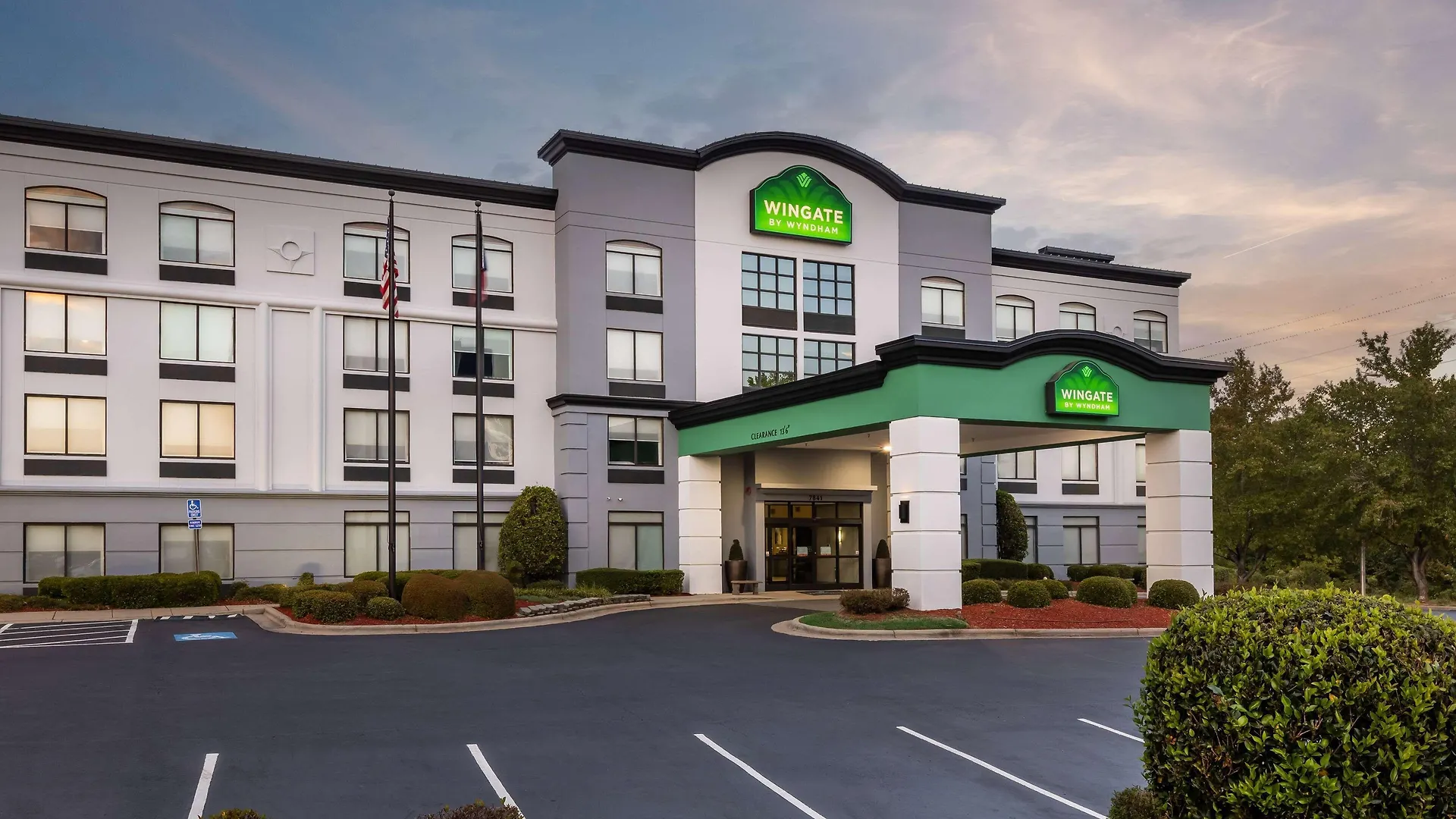 4 Top-Rated Airport Hotels In Concord Mills, Concord