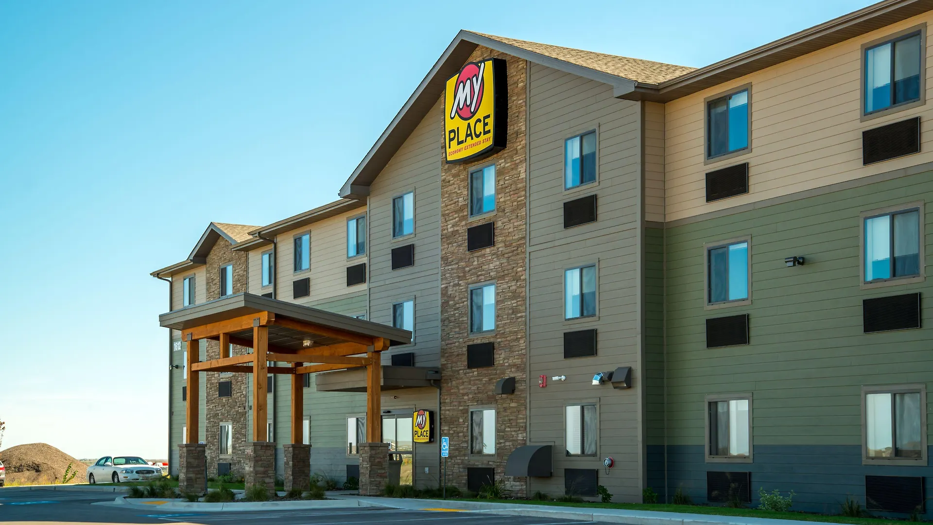 10 Smart Golf Hotels Near Dahl Fine Arts Ctr Worth Booking
