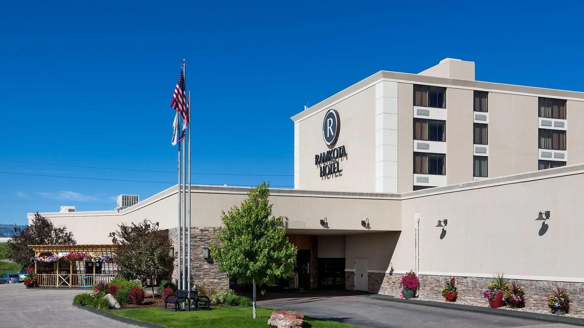 7 Smart Business Hotels Near Casper Events Center Worth Booking