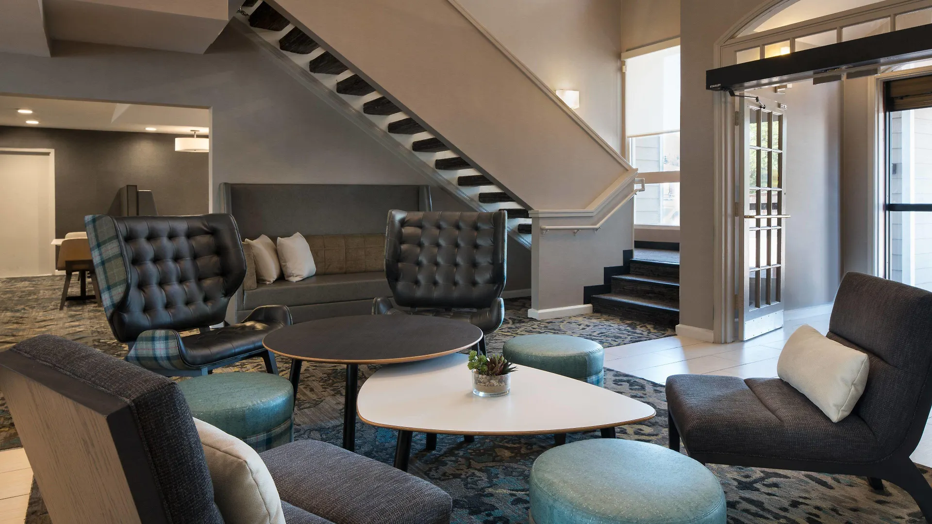 Staying Near Kolb Park: 5 Golf Hotels Compared