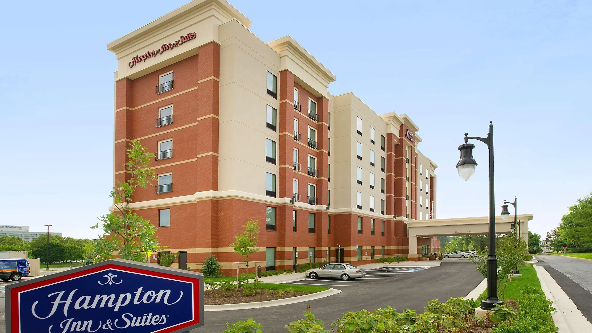 Where to Stay for Work: 3 Business Hotels Near Shady Grove Plaza