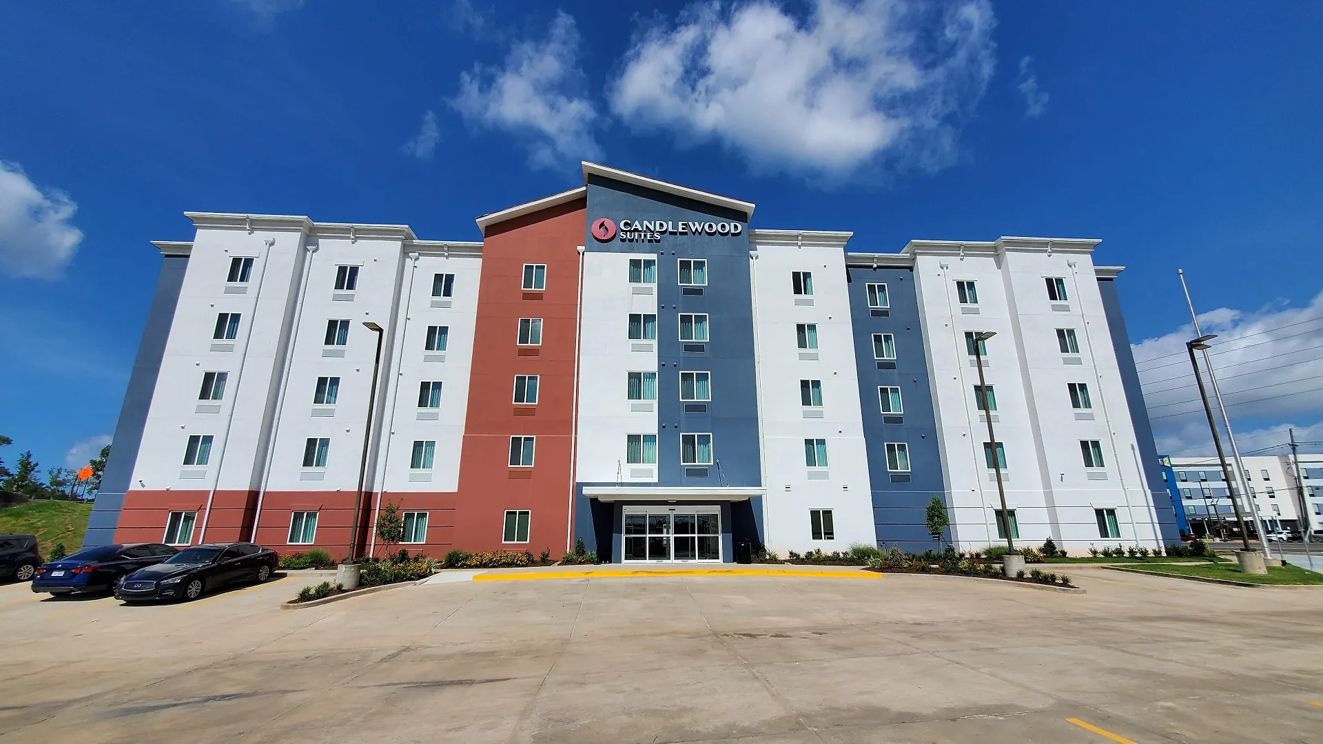 3 Highly Rated Hotels Close to Temple Baptist University