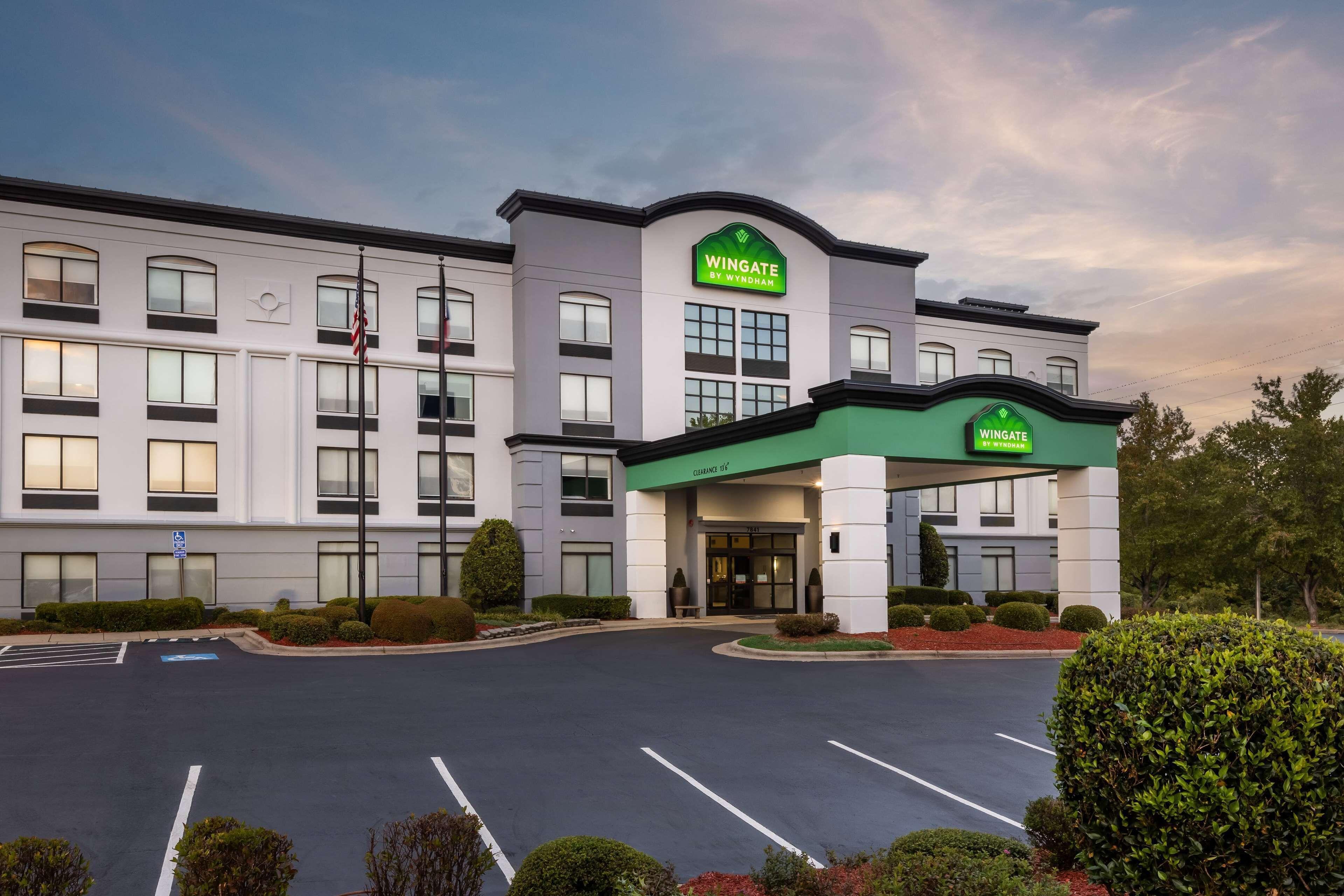 4 Top-Rated Airport Hotels In Concord Mills, Concord