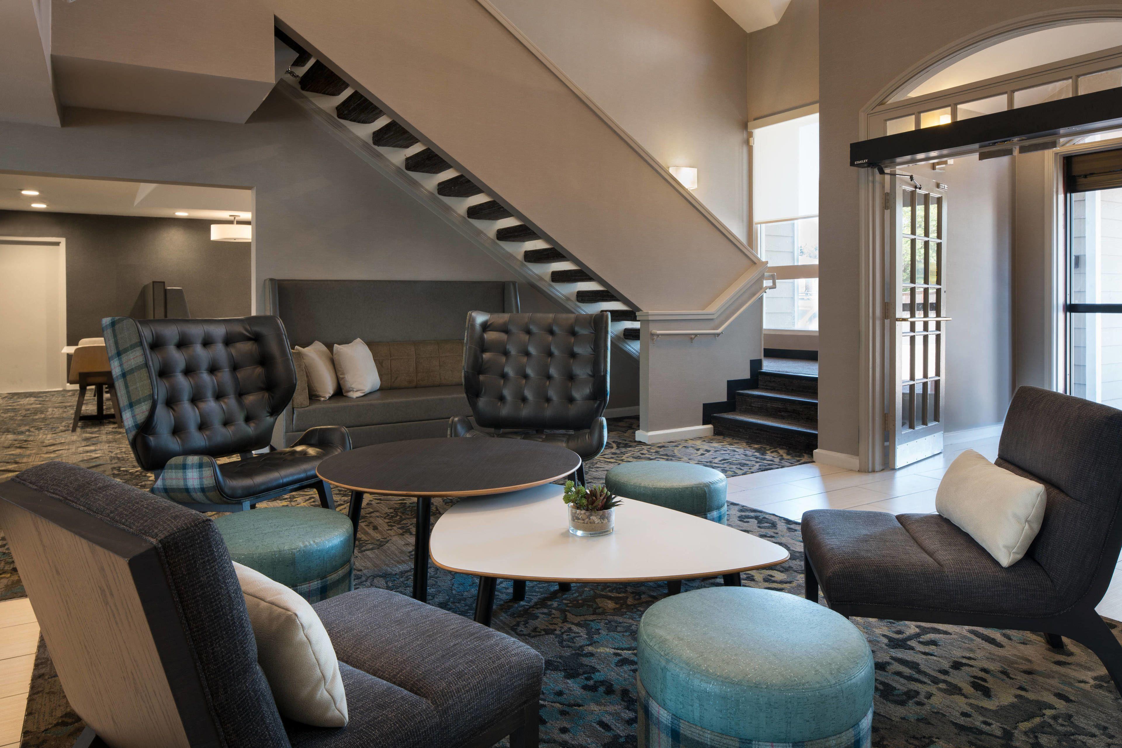 Staying Near Kolb Park: 5 Golf Hotels Compared