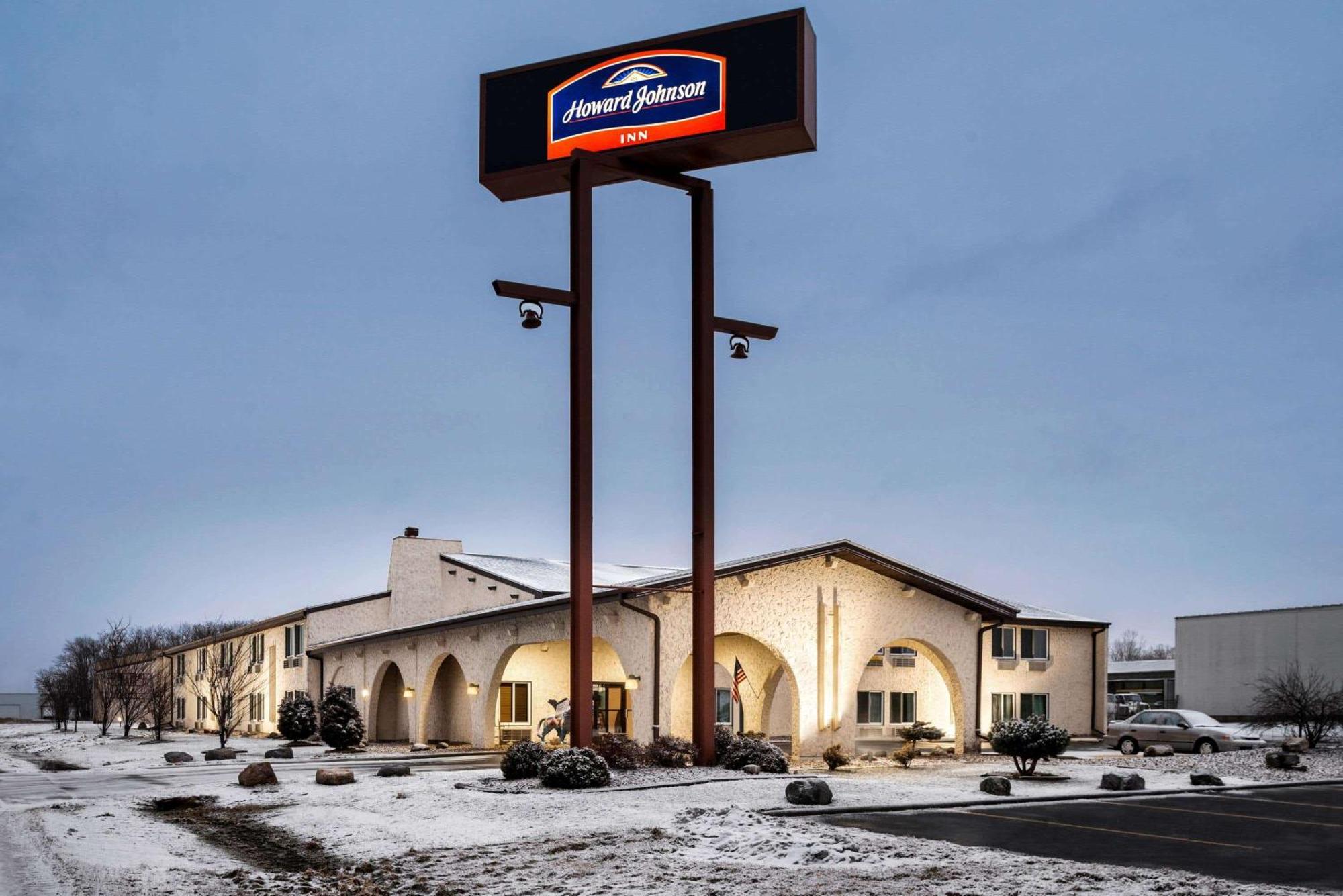 4 Airport-Convenient Hotels Close to Vertical Stronghold Appleton