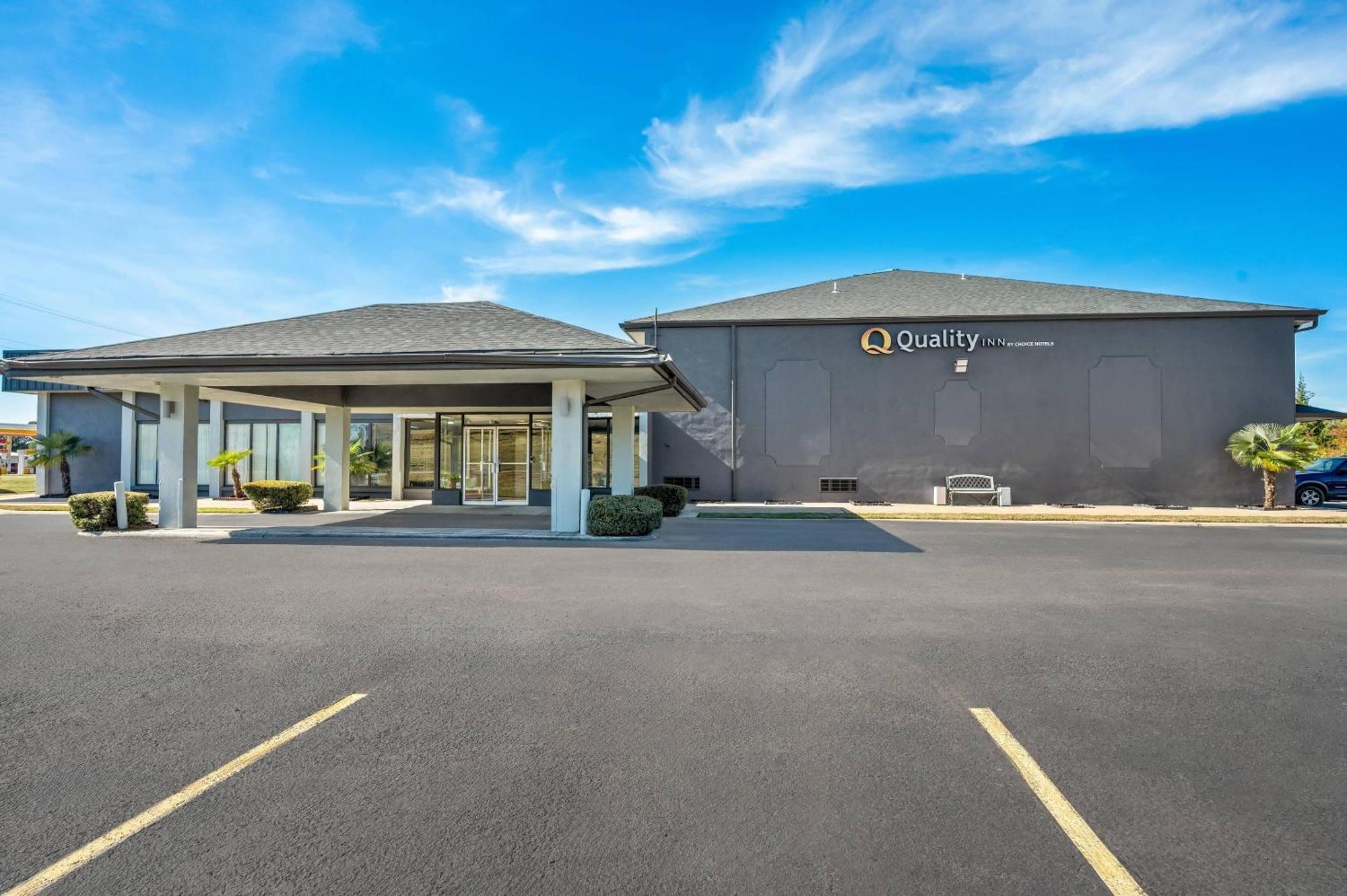 3 Airport Hotels Near Ray Winder Field for Easy Little Rock Access
